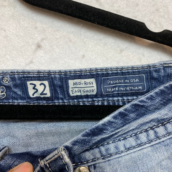 Miss Me Mid-Rise Easy Short Size 32 Blue Denim Embellished Distressed EB447EFH5 - Picture 3 of 8